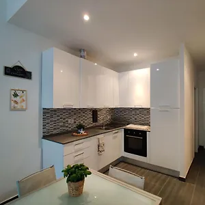  Apartment Vista Sul Carruggio, Centro Storico Di
